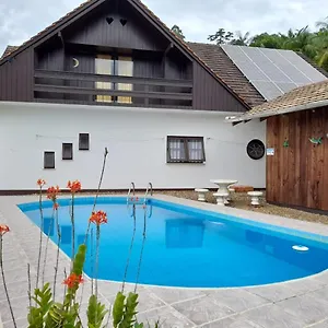 https://hospedagem-tia-marli-ii.santa-catarina-brasil.com